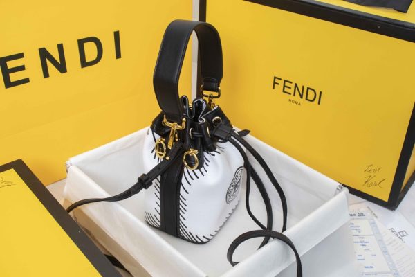 Fendi MON Tresor Leather Bucket Bag - Image 4
