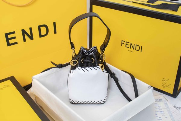 Fendi MON Tresor Leather Bucket Bag - Image 5